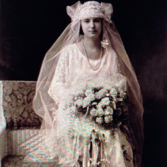 Vintage Ivory Satin Wedding Gown - Picture 16 of 16